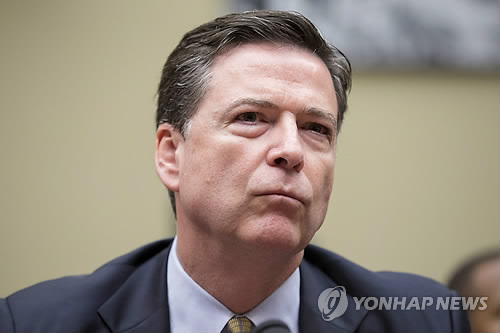 지난 7월 美의회 청문회장의 제임스 코미 FBI 국장 "