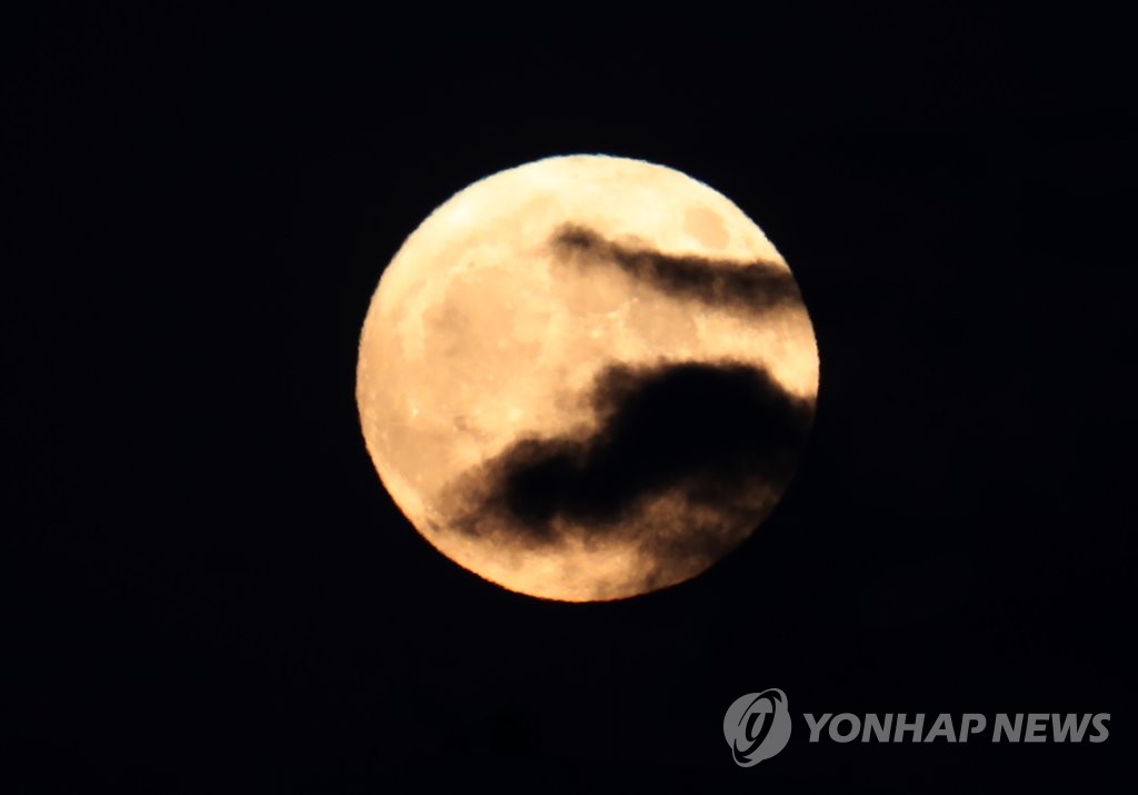 강릉에 뜬 슈퍼문