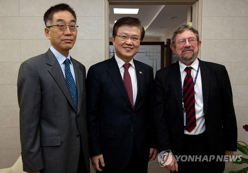 최양희 미래부 장관, 고등과학원 방문