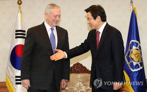 자리 안내하는 황 대행