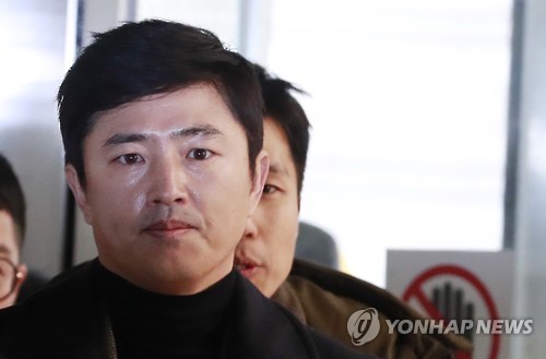 '묵묵부답' 고영태