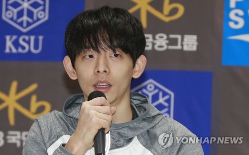 질문에 답하는 이정수
