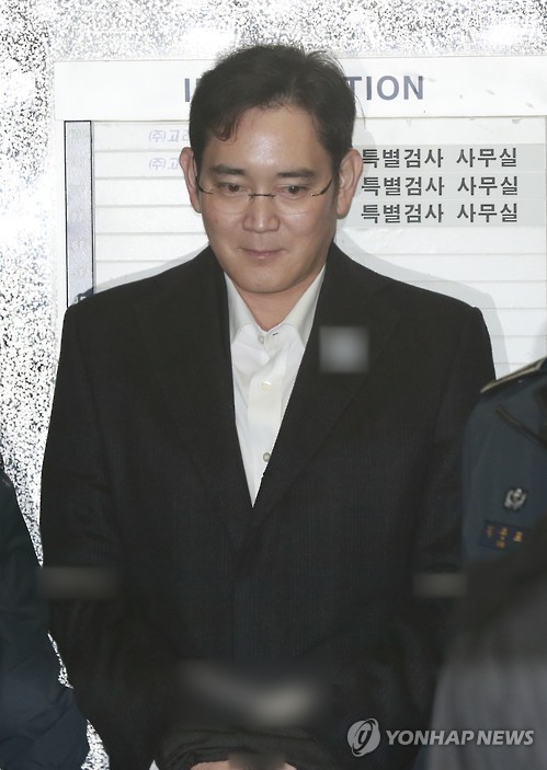 구속된 이재용 특검 소환