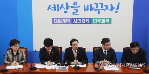 자유한국당 당론 비판하는 우상호