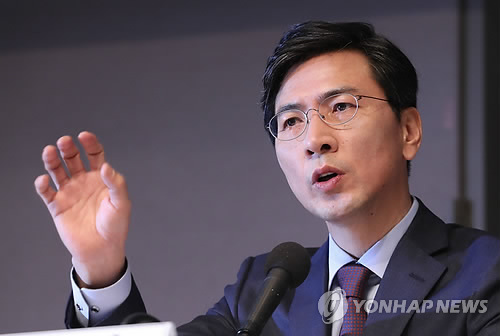 '대연정'에 대해 답하는 안희정