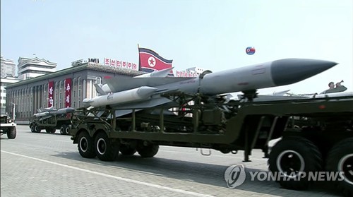 북한, 김일성 생일 대규모 열병식