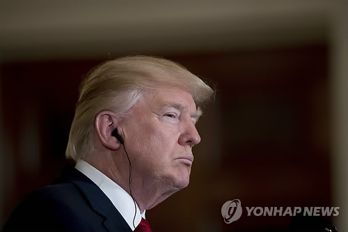 트럼프, 아베와 '북한'관련 대화…시진핑과도 통화