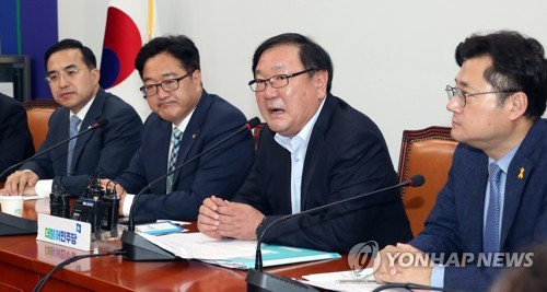 정책조정회의, 발언하는 김태년 정책위의장
