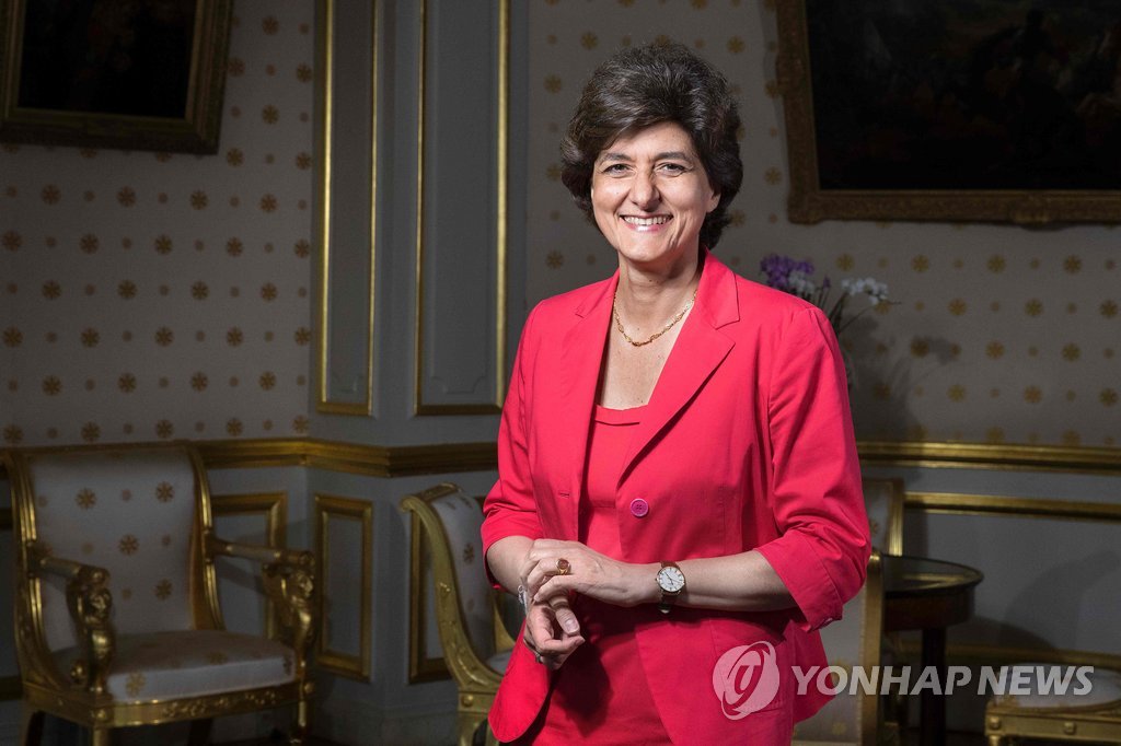 프랑스 女국방장관 한달만에 사임