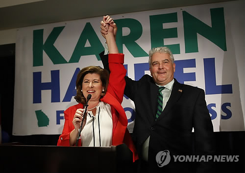 美조지아 보선 공화당 승리…"반 트럼프 진영 타격"
