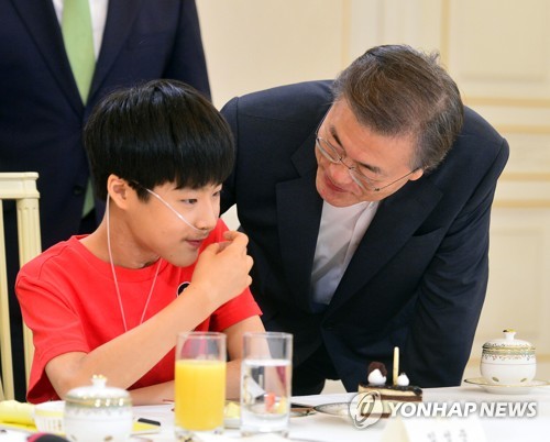문 대통령, '따뜻한 위로'