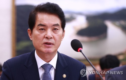 류영진 식약처장, 농해수위 답변