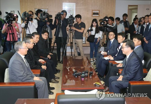 천주교중앙협의회 찾은 김동연 부총리