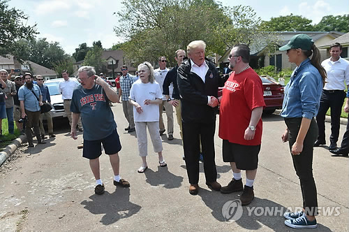 '이번엔 운동화 신고 오셨네요'