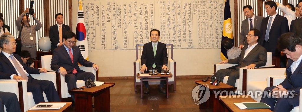 한국당 불참 속 열린 교섭단체 원내대표 회동