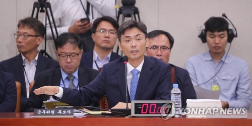 반박하는 박성진 후보자