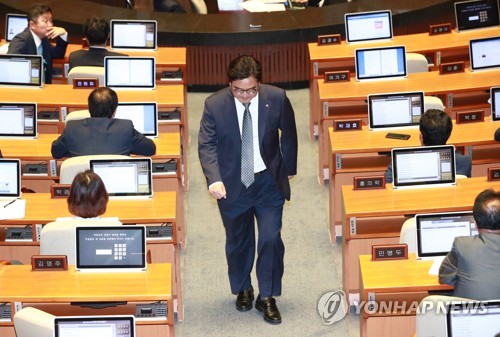 침통한 여당 원내대표