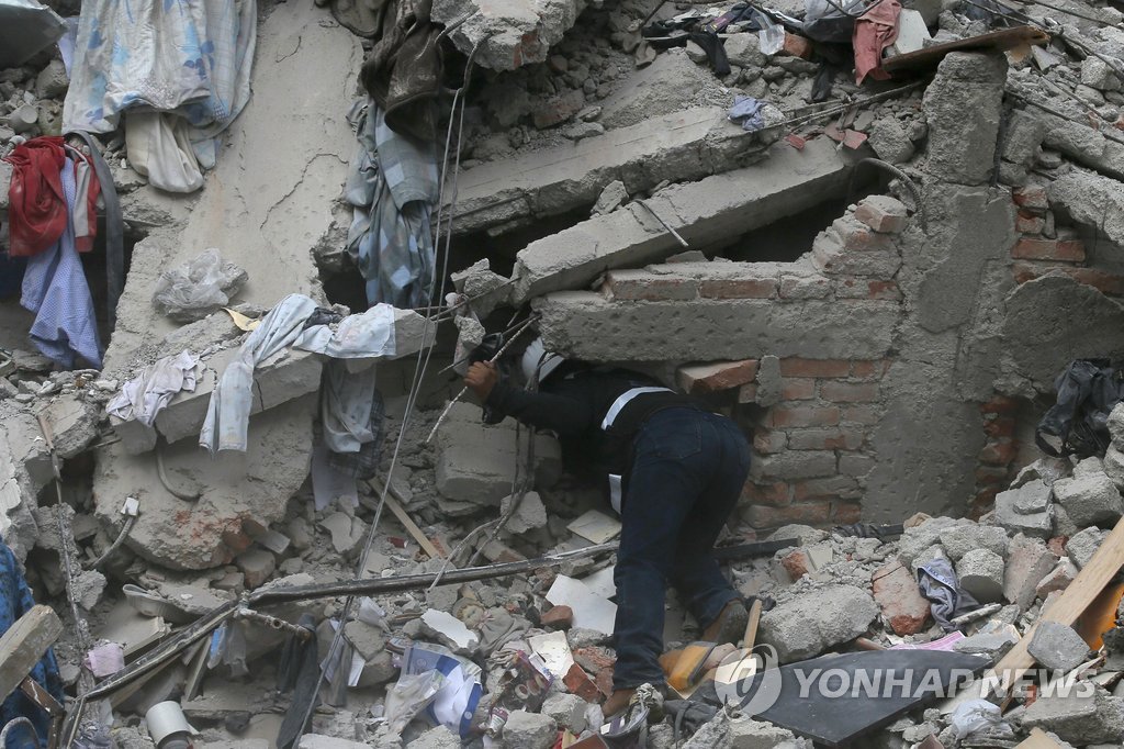 멕시코서 규모 7.1 지진…최소 119명 사망, 피해 확대