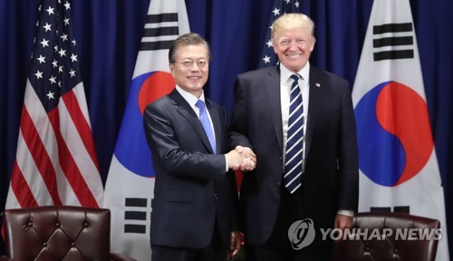 손잡은 한-미 정상