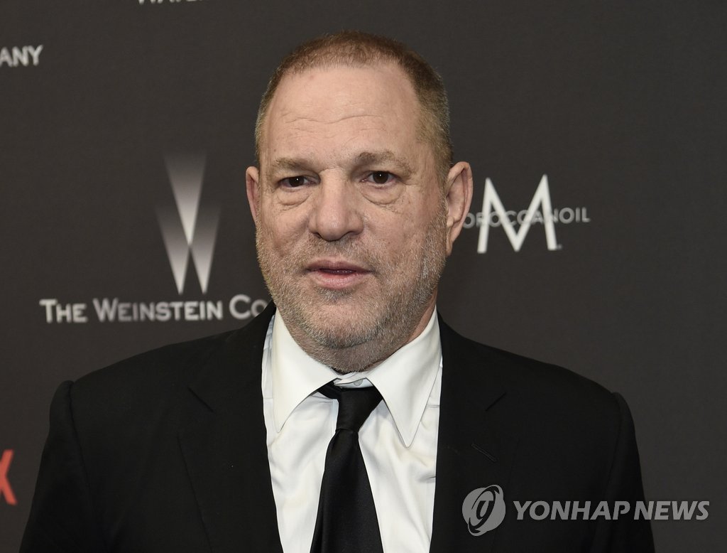 성폭력 피의자 신세 전락한 할리우드 영화제작자 하비 와인스틴