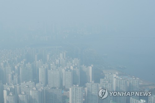 미세먼지 가득한 서울 도심