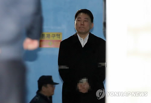법정 구속된 넥센구단주 이장석