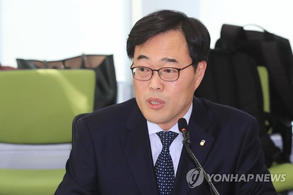 저축은행 최고경영자들 만난 김기식