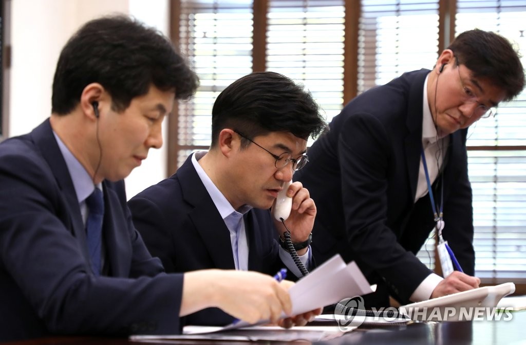 청와대, 남북 정상 간 '핫라인' 시험 통화