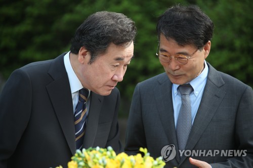 대화하는 이낙연-장하성