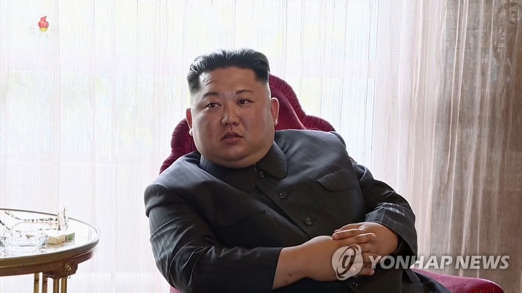 북한 TV, 김정은 싱가포르 일정 상세 보도