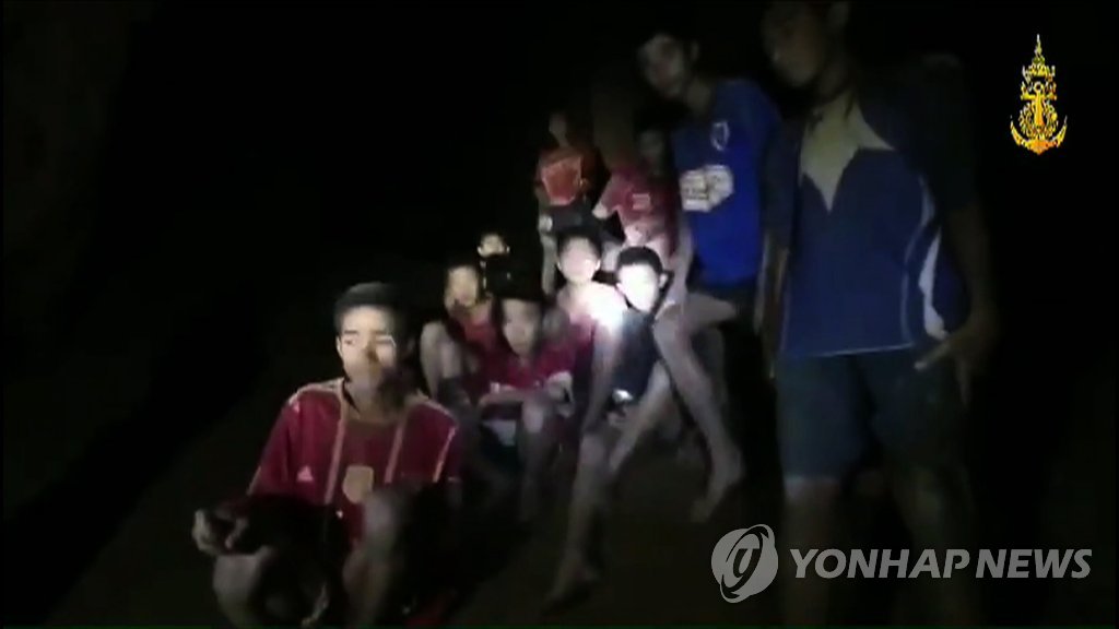 태국 동굴실종 소년들, '기적적' 생존 확인