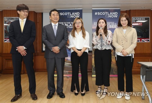 인사말하는 김영미 선수