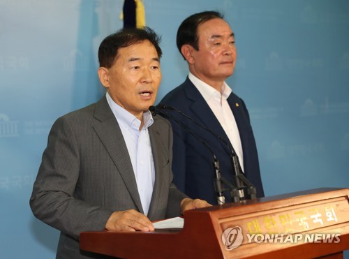 민주평화당 황주홍 의원(왼쪽)