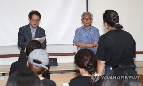 상도 유치원 학부모와 면담하는 조희연 교육감