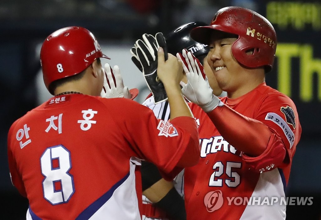 만루 홈런 친 이범호
