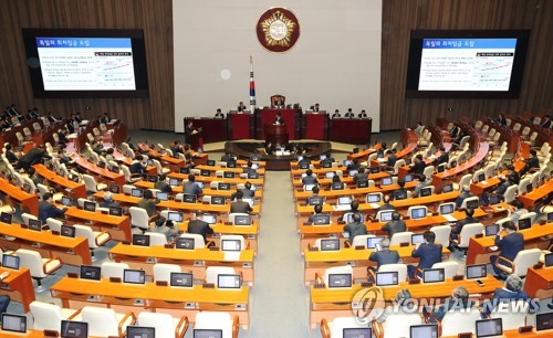 대정부 질문에 답하는 이낙연 총리