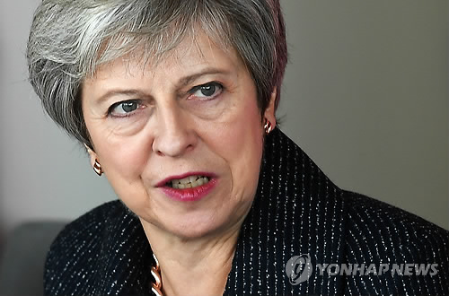 메이, '브렉시트 전시내각' 소집…EU 관세동맹 잔류 설득 시도
