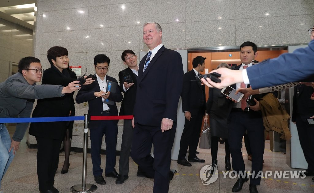 질문받는 미 국무부 대북특별대표