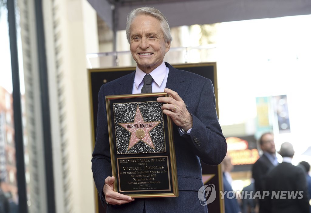 마이클 더글러스, 할리우드 명예의 거리 입성