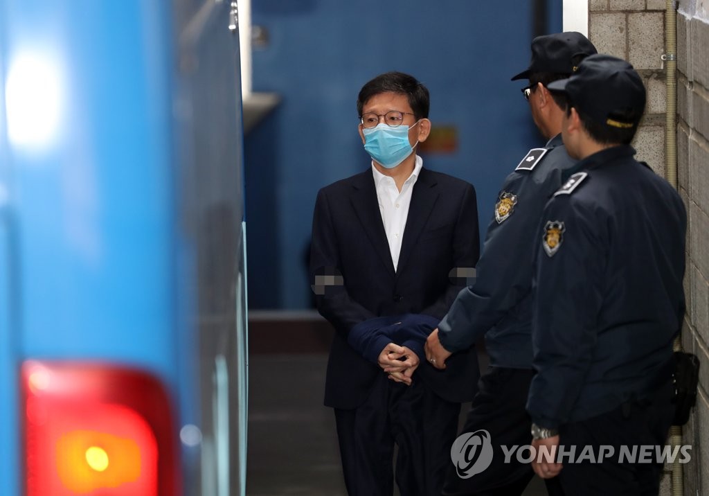 징역 1년 선고받은 장호중 전 부산지검장
