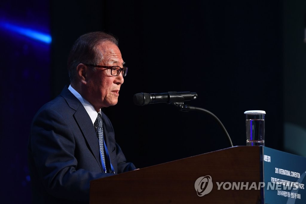 기조연설하는 정세현 전 장관