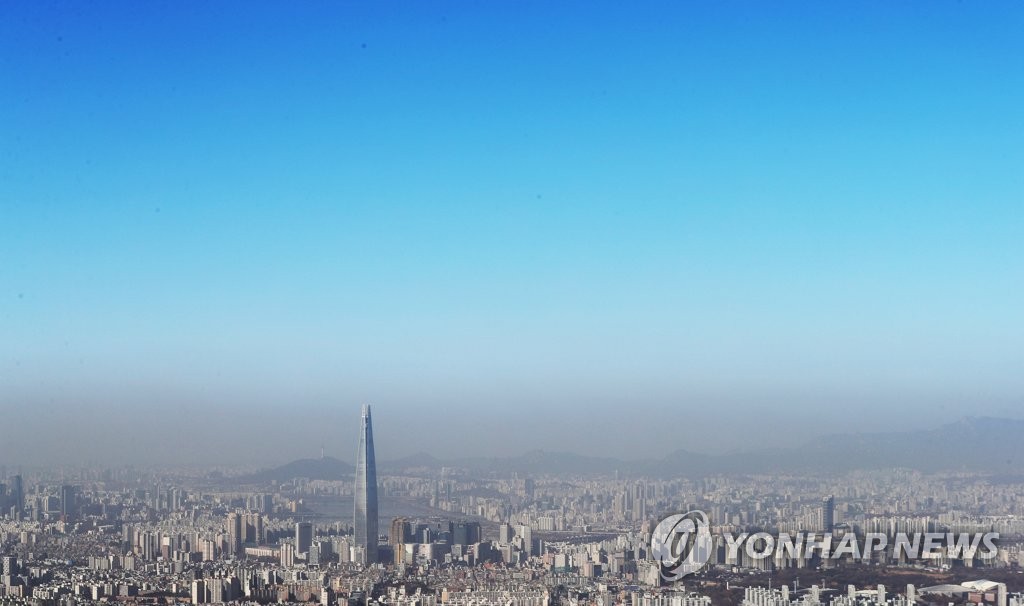 미세먼지 덮인 서울 시내