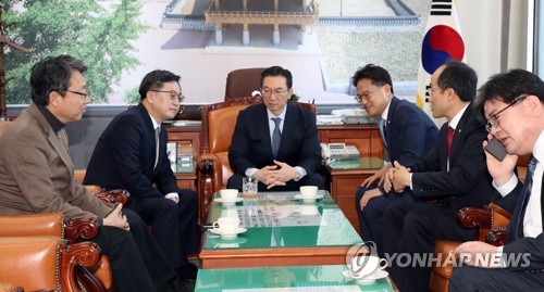 김동연 부총리 만난 기재위 여야간사