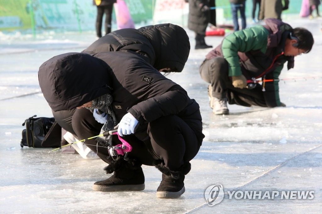 산천어 낚시 삼매경