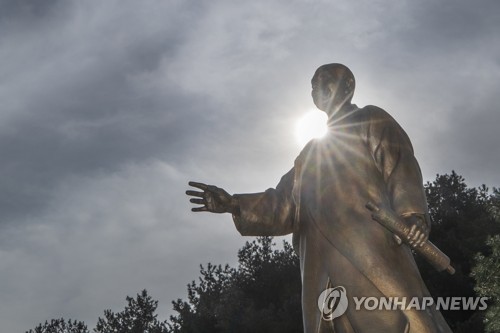 독립운동가 조소앙 동상