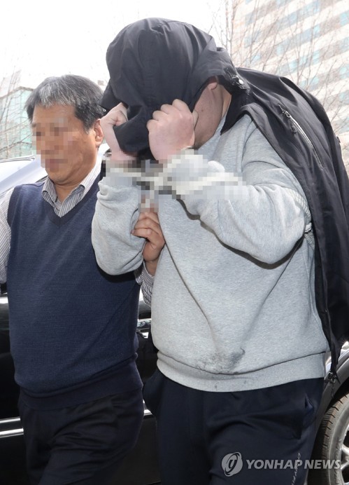 검거된 '청담동 주식부자' 이희진 부모 살해 용의자