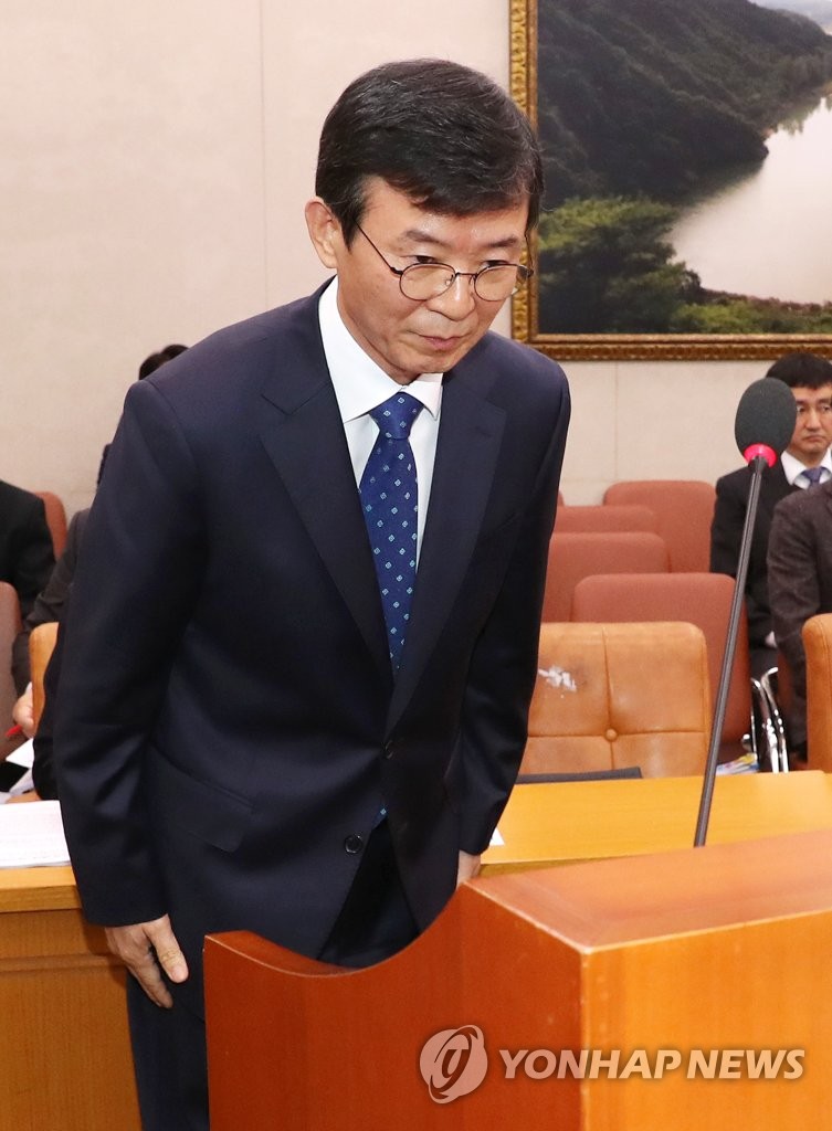 인사하는 문성혁 해수부 장관 후보자