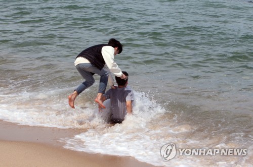 동해안은 초여름 날씨…강릉 24.7도