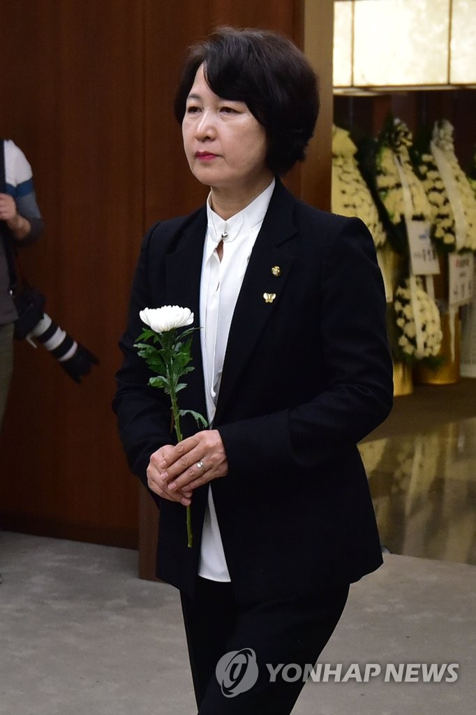 김홍일 전 의원 빈소 찾은 추미애 전 대표