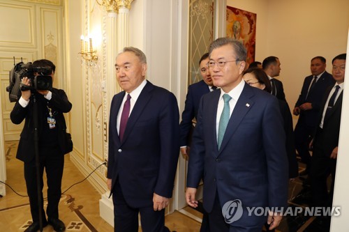 문 대통령과 카자흐스탄 초대 대통령